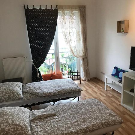 Lg Living Apartment Stockerau Luaran gambar