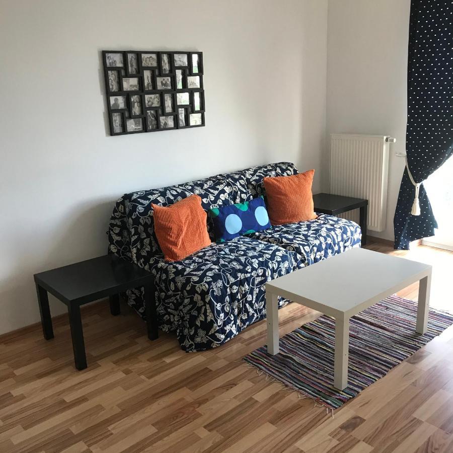 Lg Living Apartment Stockerau Luaran gambar