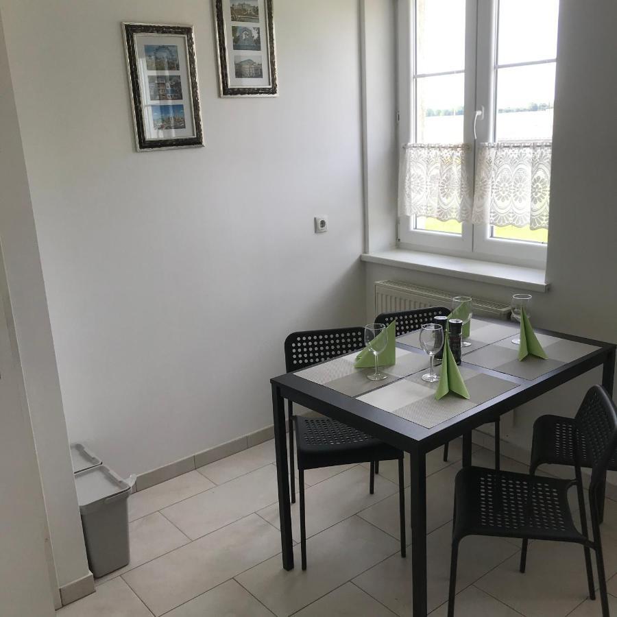 Lg Living Apartment Stockerau Luaran gambar